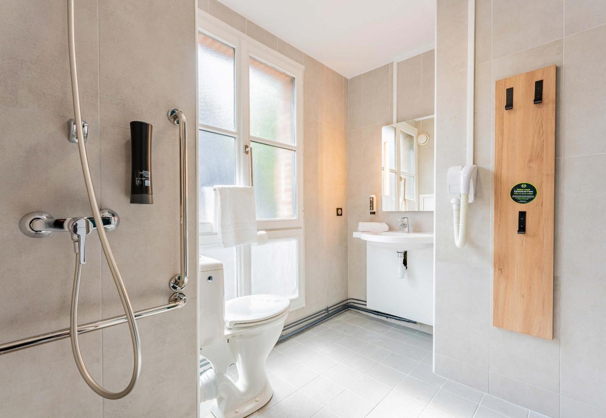 B&B Hotel Arras Centre Les Places Bagian luar foto