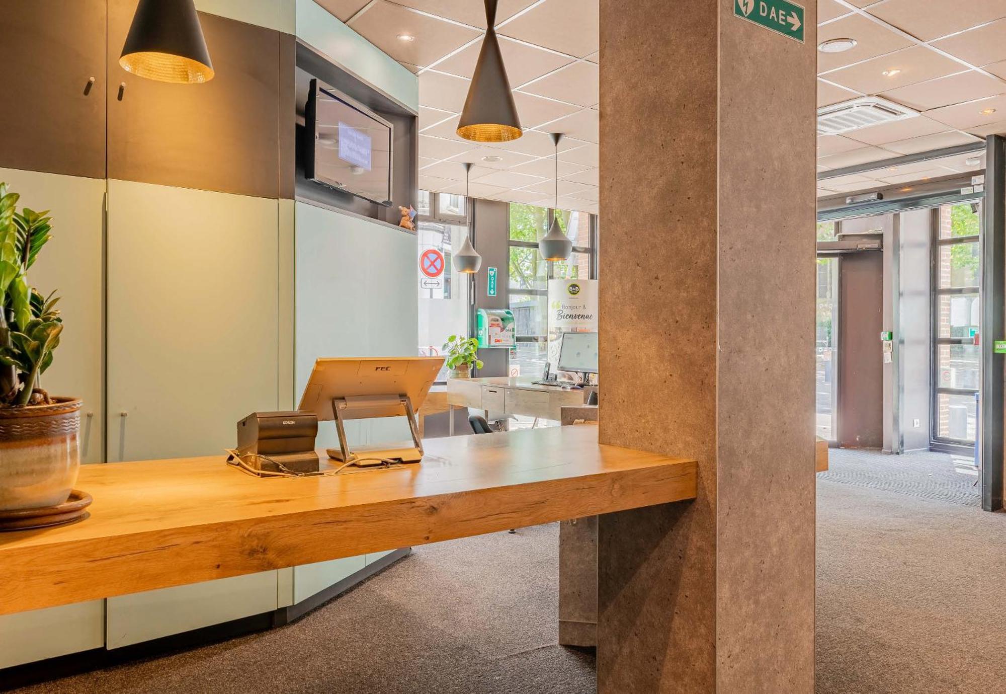 B&B Hotel Arras Centre Les Places Bagian luar foto