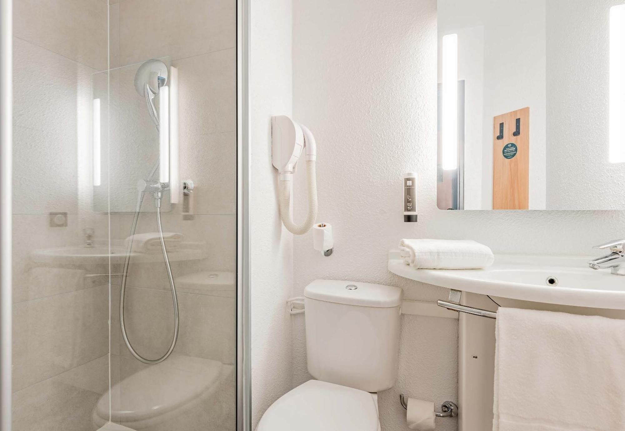 B&B Hotel Arras Centre Les Places Bagian luar foto